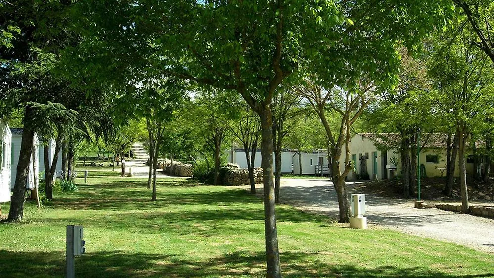 Camping La Residence D'Ete 3 Etoiles Familial Piscine Chauffee Gorges De L Ardeche Saint-Remeze Frankrijk