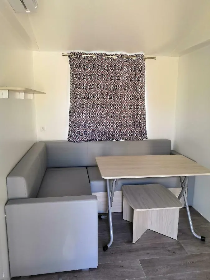 Camping La Residence D'Ete 3 Etoiles Familial Piscine Chauffee Gorges De L Ardeche Saint-Remeze